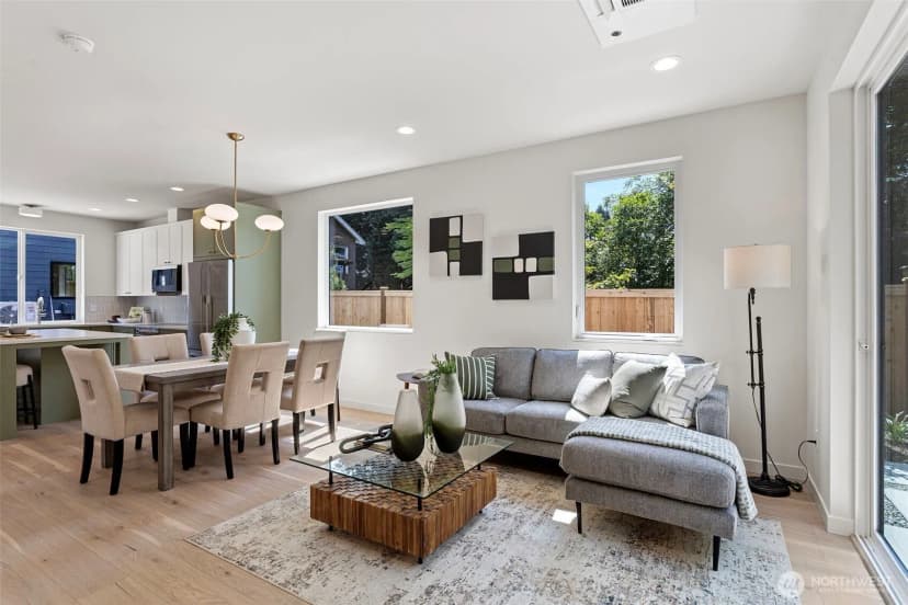 Property photo for 8037 Wallingford Avenue N #c, Seattle photo 12
