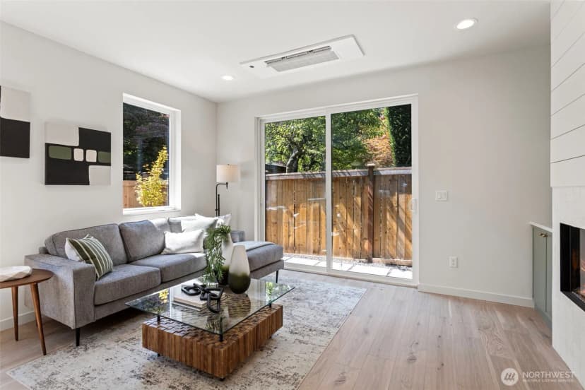 Property photo for 8037 Wallingford Avenue N #c, Seattle photo 11