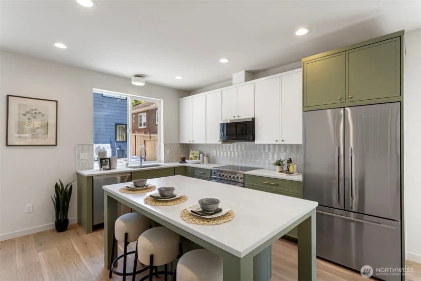 Property photo for 8037 Wallingford Avenue N #c, Seattle photo 6