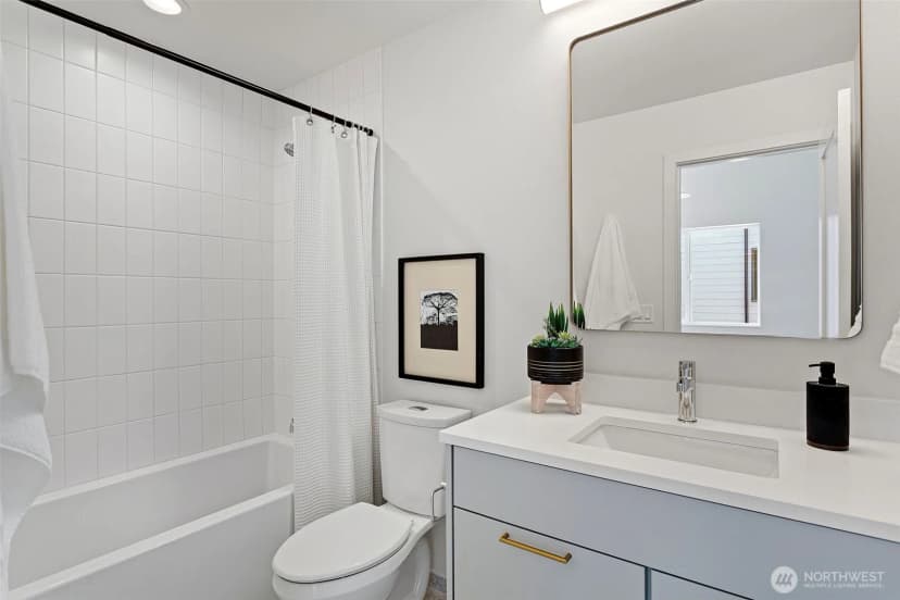 Property photo for 8037 Wallingford Avenue N #c, Seattle photo 24