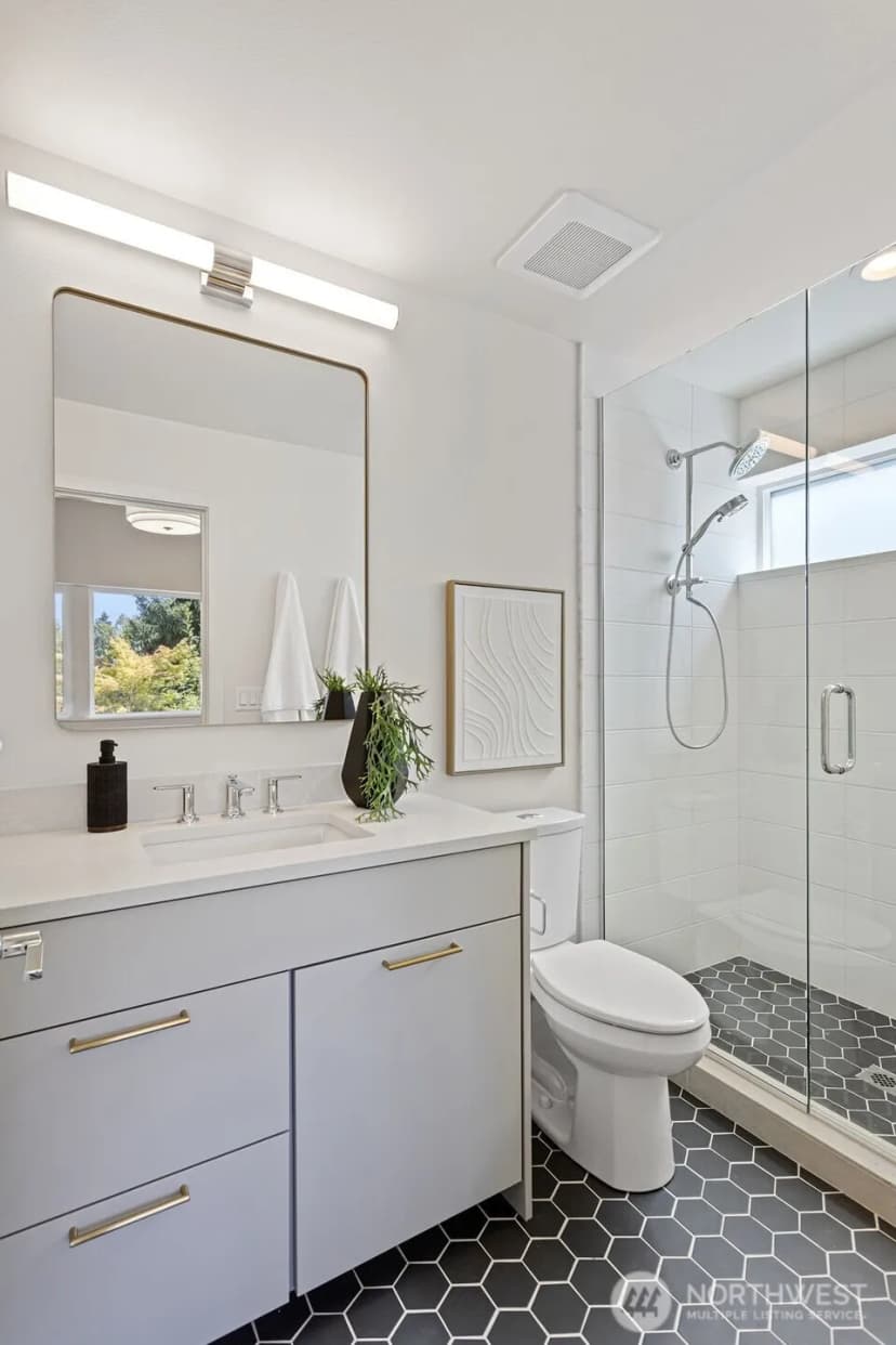 Property photo for 8037 Wallingford Avenue N #c, Seattle photo 21