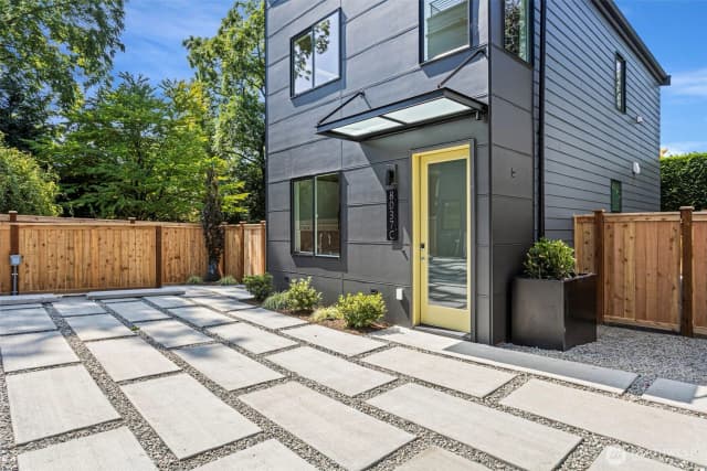Property photo for 8037 Wallingford Avenue N #c, Seattle photo 3