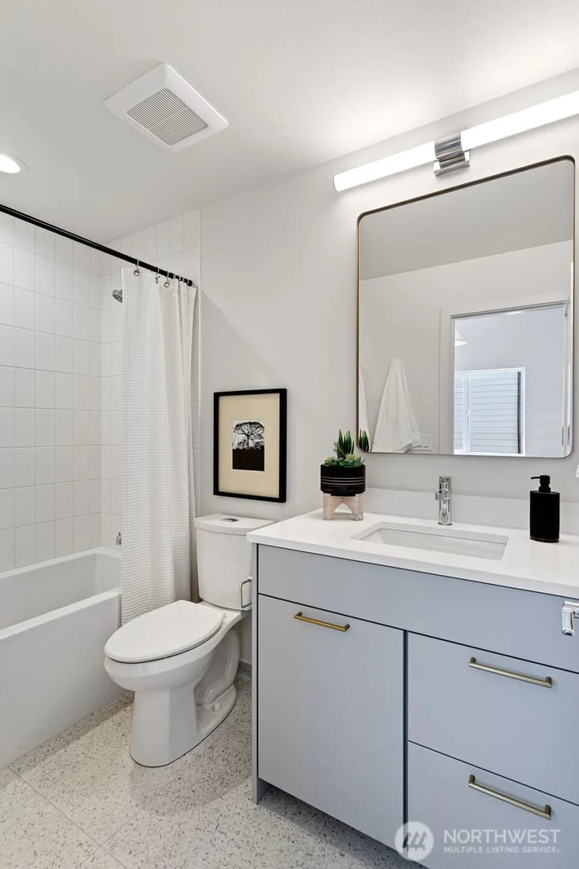 Property photo for 8037 Wallingford Avenue N #c, Seattle photo 25