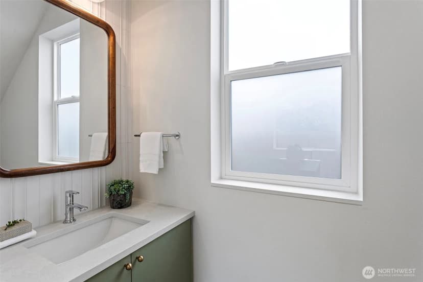Property photo for 8037 Wallingford Avenue N #c, Seattle photo 16