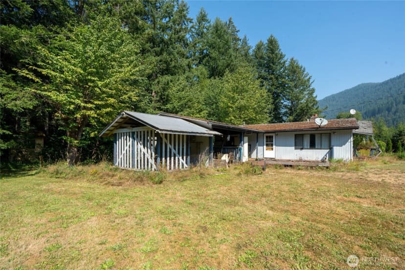 Property photo for 22520 State Route 706 E, Ashford photo 33