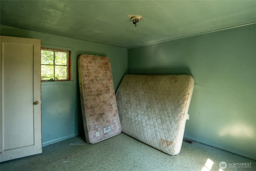 Property photo for 22520 State Route 706 E, Ashford photo 26