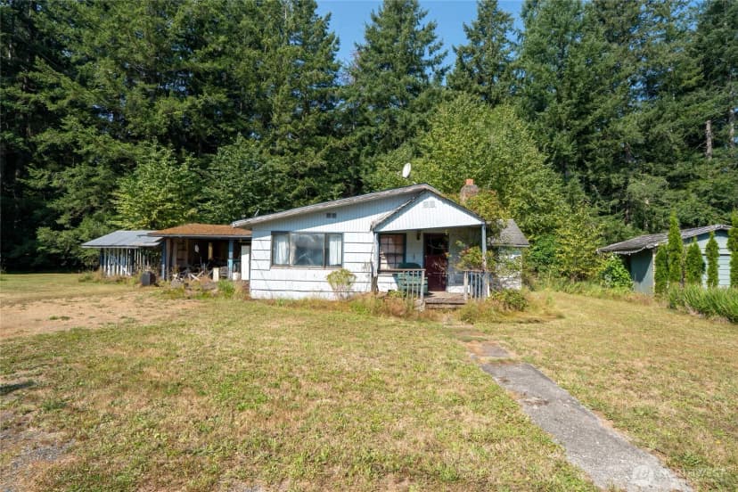Property photo for 22520 State Route 706 E, Ashford photo 9