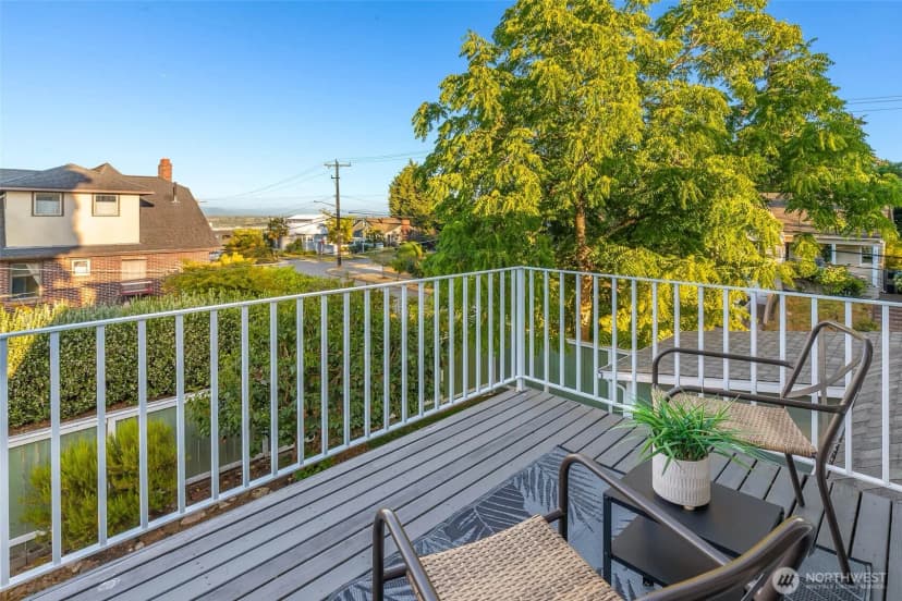 Property photo for 3058 38th Avenue Sw, Seattle photo 25