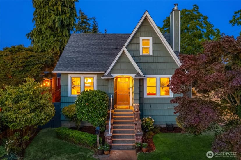 Property photo for 3058 38th Avenue Sw, Seattle