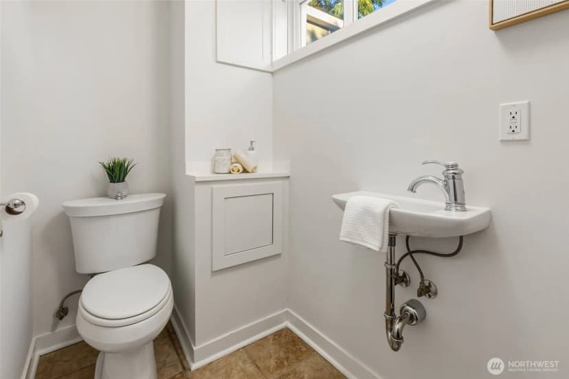 Property photo for 3058 38th Avenue Sw, Seattle photo 29
