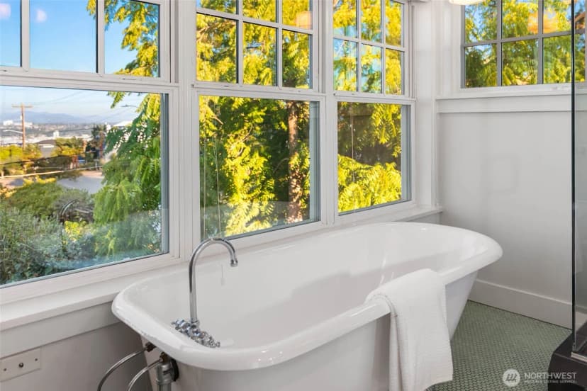 Property photo for 3058 38th Avenue Sw, Seattle photo 23