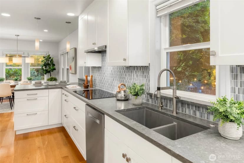 Property photo for 3058 38th Avenue Sw, Seattle photo 13