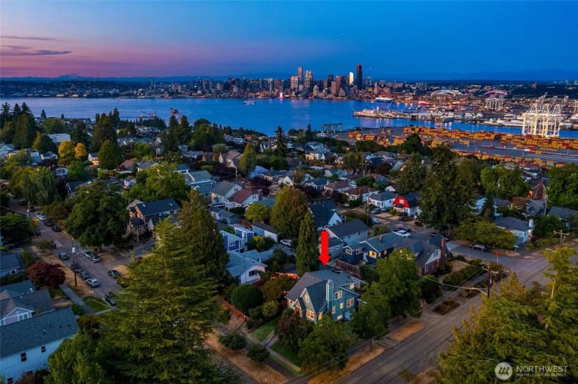 Property photo for 3058 38th Avenue Sw, Seattle photo 4