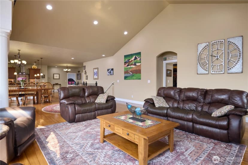 Property photo for 404 Coyote Ridge Dr, Walla Walla photo 6