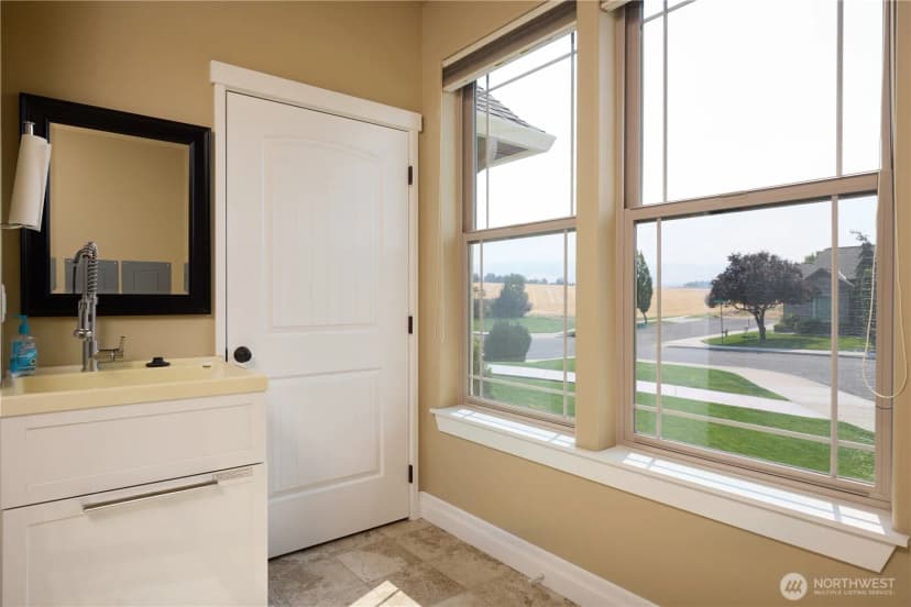 Property photo for 404 Coyote Ridge Dr, Walla Walla photo 13