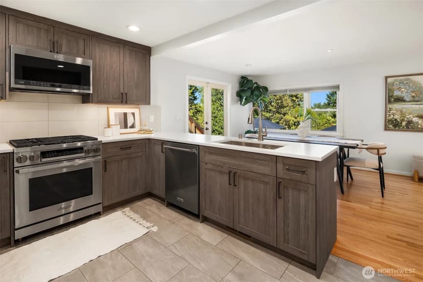 Property photo for 7346 19th Avenue Ne, Seattle photo 12