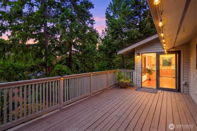 Property photo for 13233 Se 51st Place, Bellevue photo 3