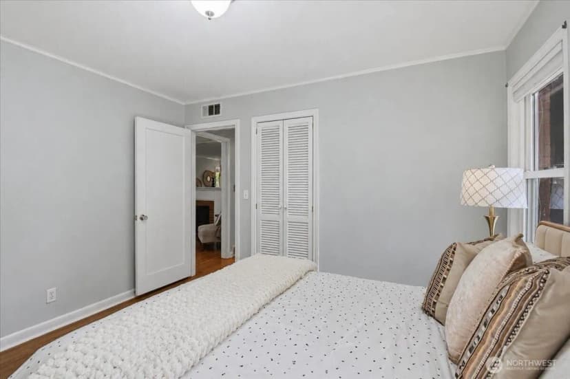 Property photo for 11058 17th Avenue Ne, Seattle photo 12