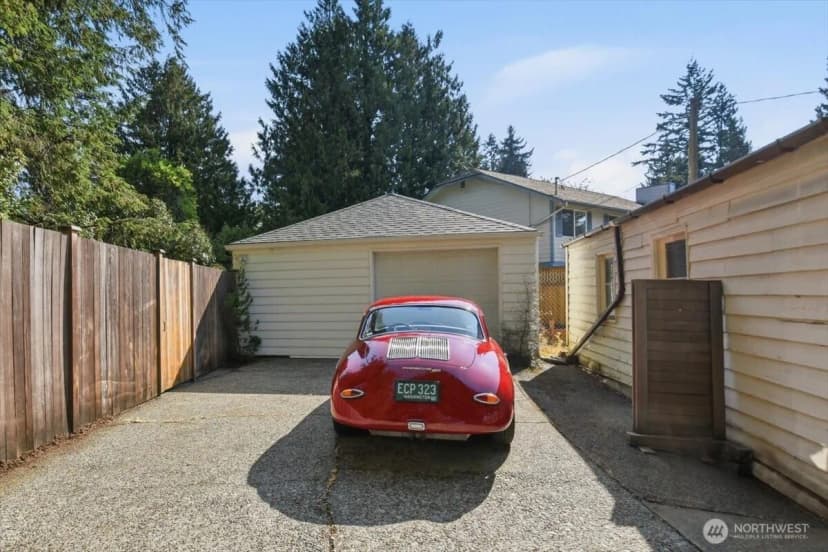 Property photo for 11058 17th Avenue Ne, Seattle photo 27