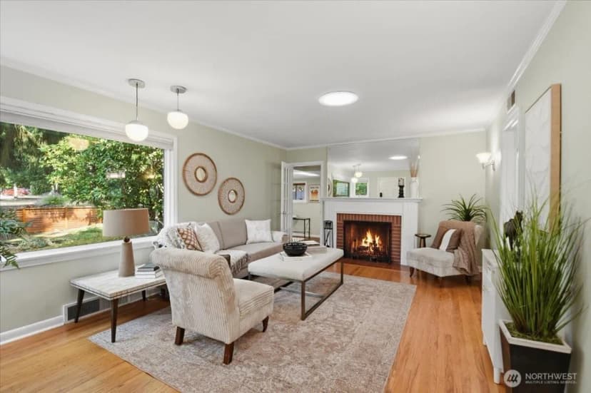 Property photo for 11058 17th Avenue Ne, Seattle photo 4