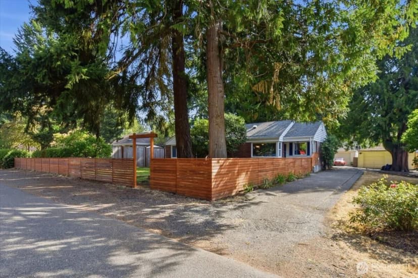 Property photo for 11058 17th Avenue Ne, Seattle photo 31