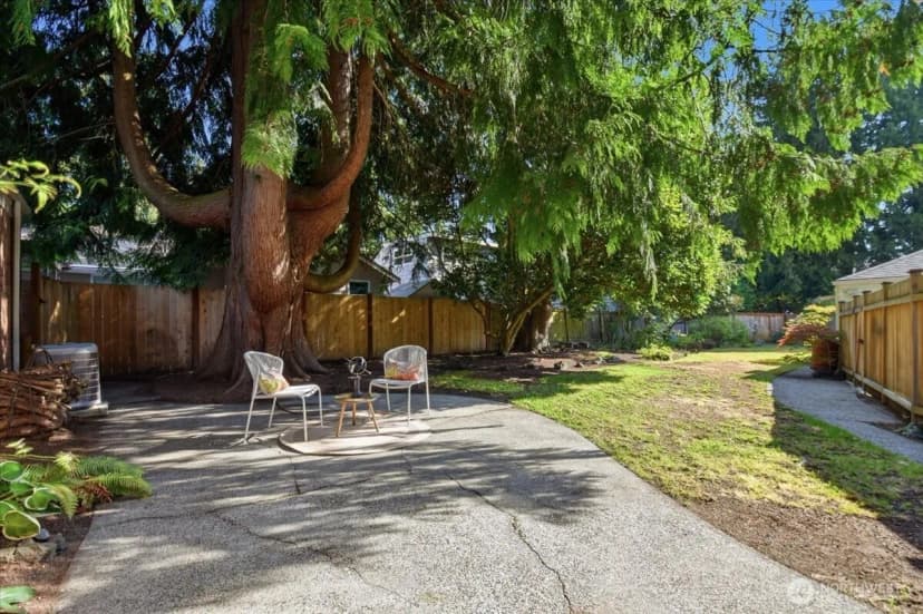 Property photo for 11058 17th Avenue Ne, Seattle photo 23