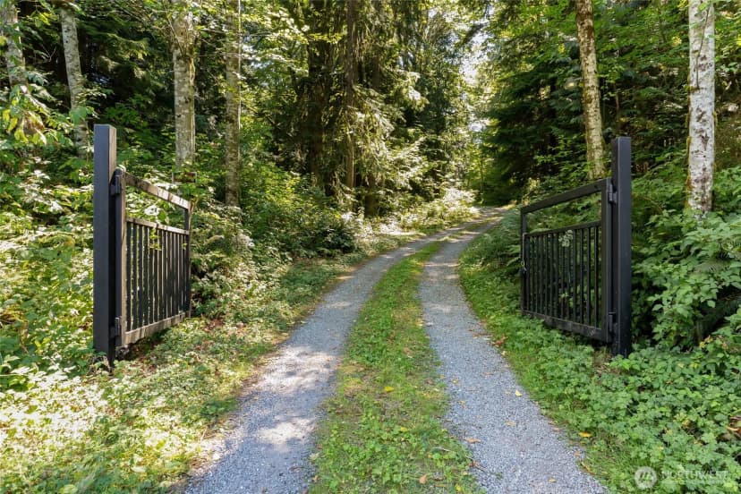 Property photo for 5010 Samish Way, Bellingham photo 4