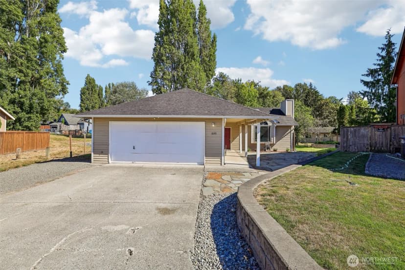 Property photo for 1643 S 245th Place, Des Moines