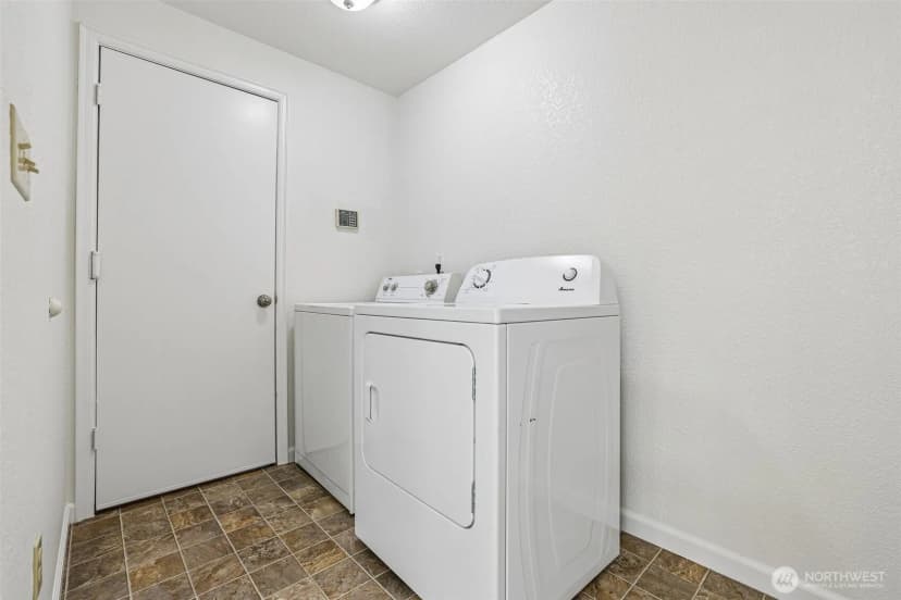 Property photo for 1643 S 245th Place, Des Moines photo 23