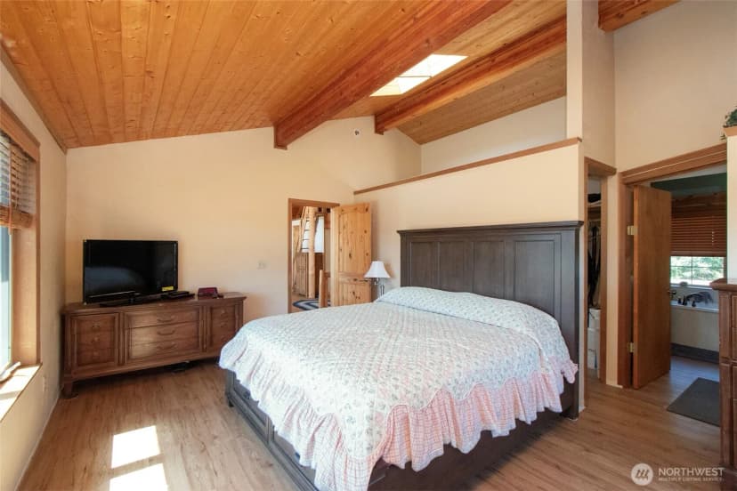 Property photo for 114 Blackberry Lane, Port Angeles photo 30