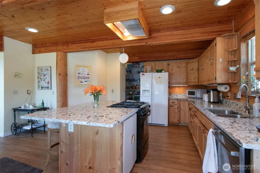 Property photo for 114 Blackberry Lane, Port Angeles photo 17