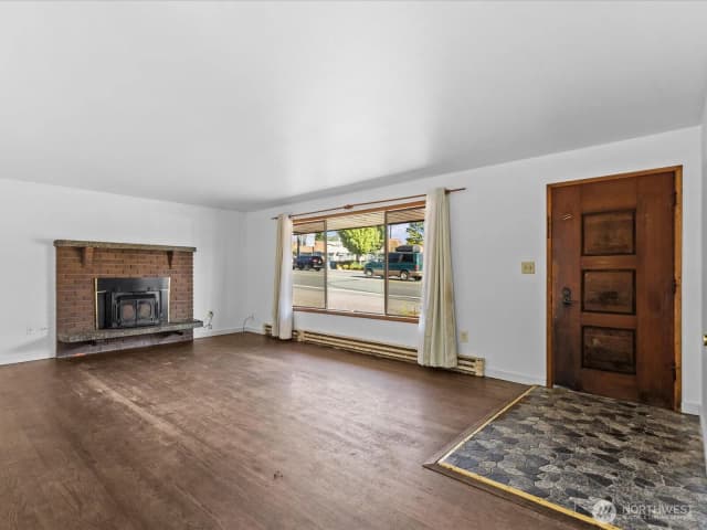 Property photo for 1416 112th Street Se, Everett photo 3