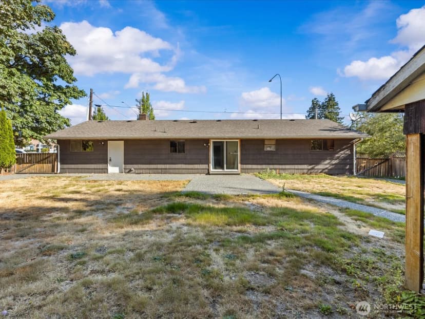 Property photo for 1416 112th Street Se, Everett photo 17