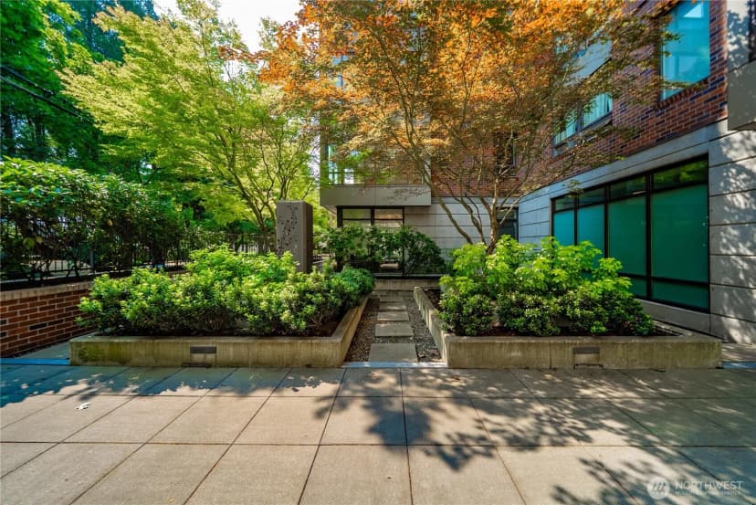 Property photo for 4547 8th Avenue Ne #504, Seattle photo 8
