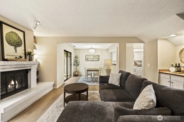Property photo for 16014 Village Green Drive Se #c, Mill Creek photo 4