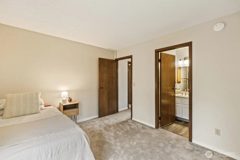Property photo for 16014 Village Green Drive Se #c, Mill Creek photo 17