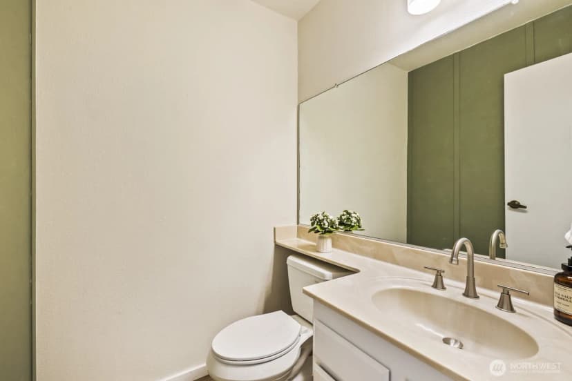 Property photo for 16014 Village Green Drive Se #c, Mill Creek photo 19