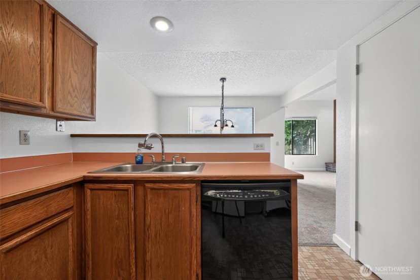 Property photo for 25028 110th Avenue Se #c, Kent photo 9