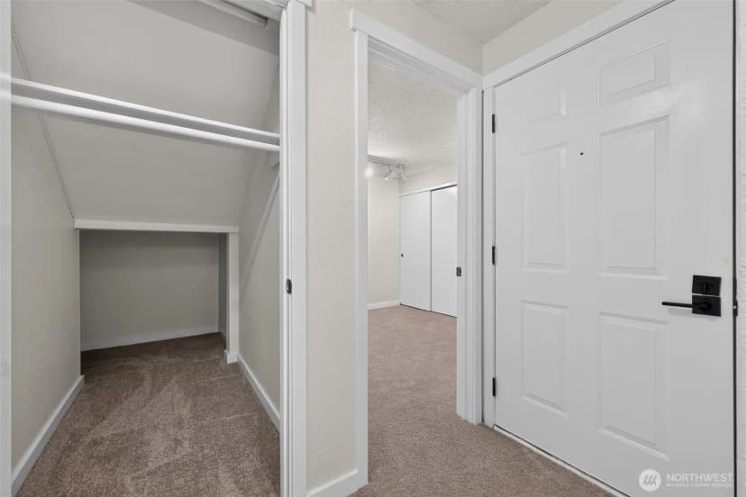 Property photo for 25028 110th Avenue Se #c, Kent photo 23