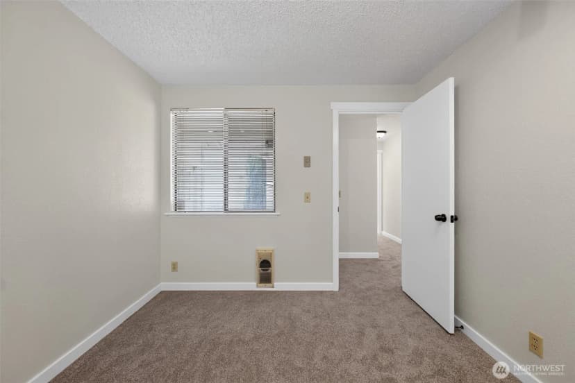 Property photo for 25028 110th Avenue Se #c, Kent photo 24