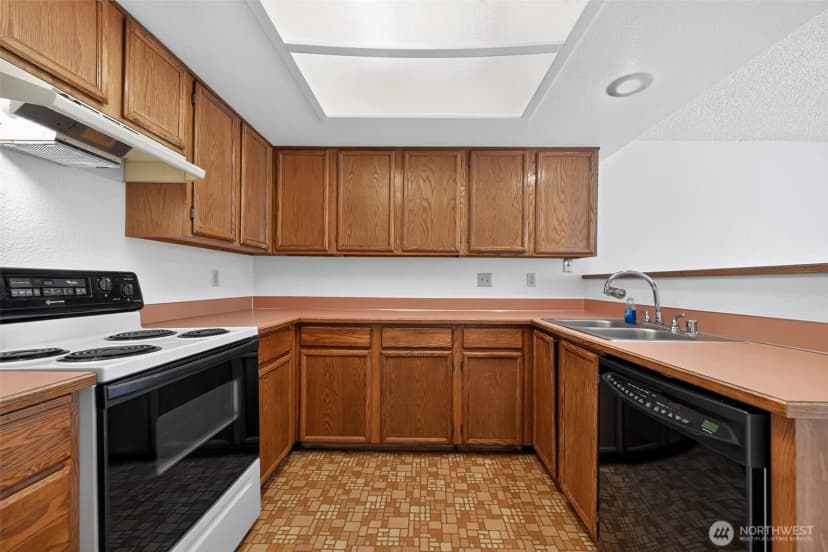 Property photo for 25028 110th Avenue Se #c, Kent photo 11