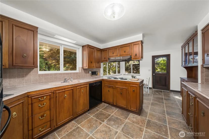Property photo for 29903 Marine View Drive Sw, Federal Way photo 21