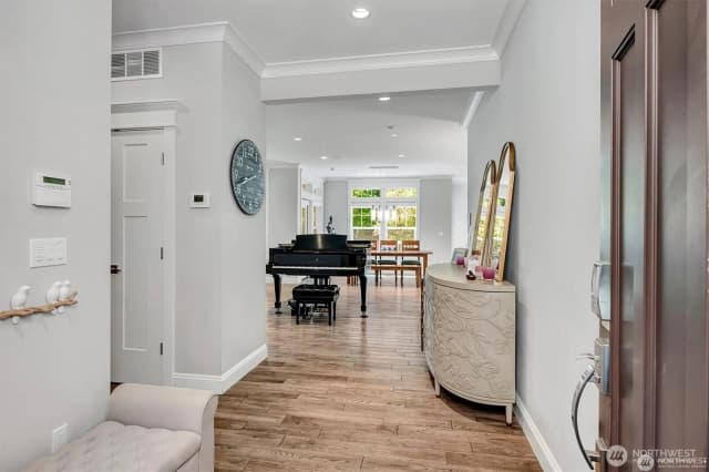 Property photo for 9950 Se 39th Street, Mercer Island photo 4