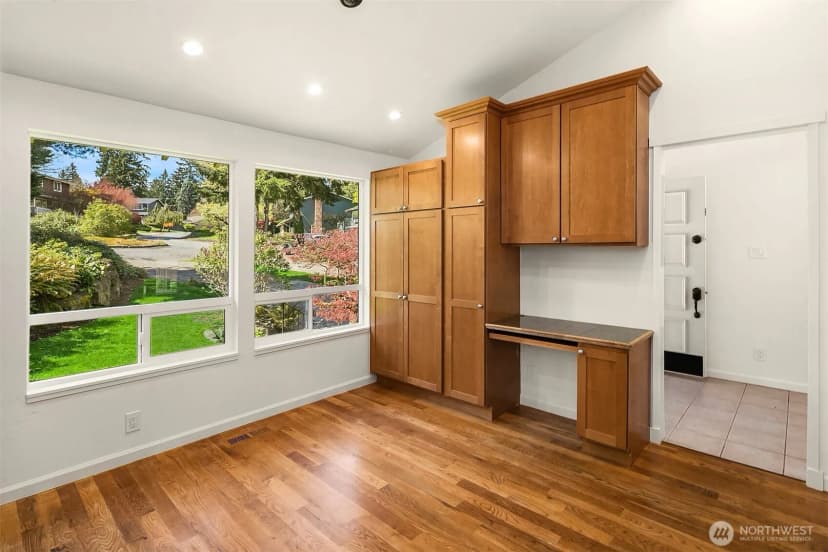 Property photo for 14236 95th Avenue Ne, Kirkland photo 6