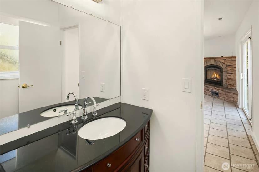 Property photo for 14236 95th Avenue Ne, Kirkland photo 21