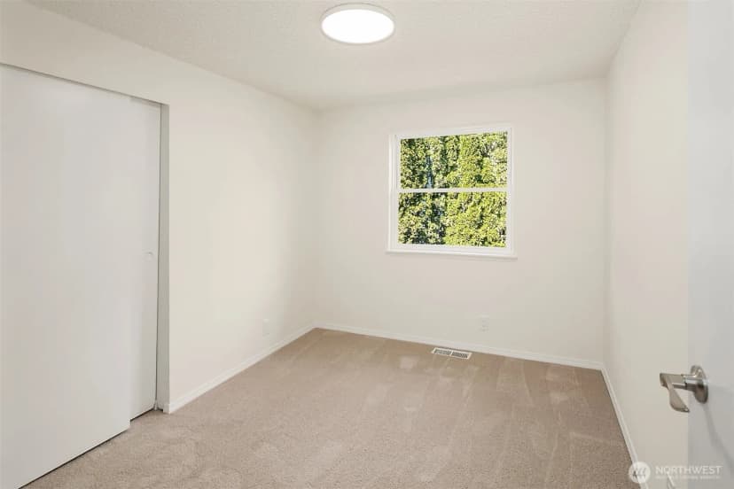 Property photo for 14236 95th Avenue Ne, Kirkland photo 13