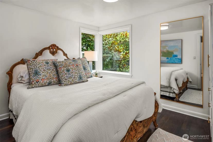 Property photo for 10303 15th Avenue Ne, Seattle photo 15