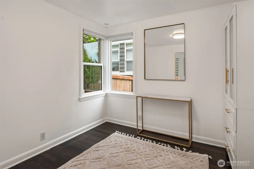 Property photo for 10303 15th Avenue Ne, Seattle photo 16