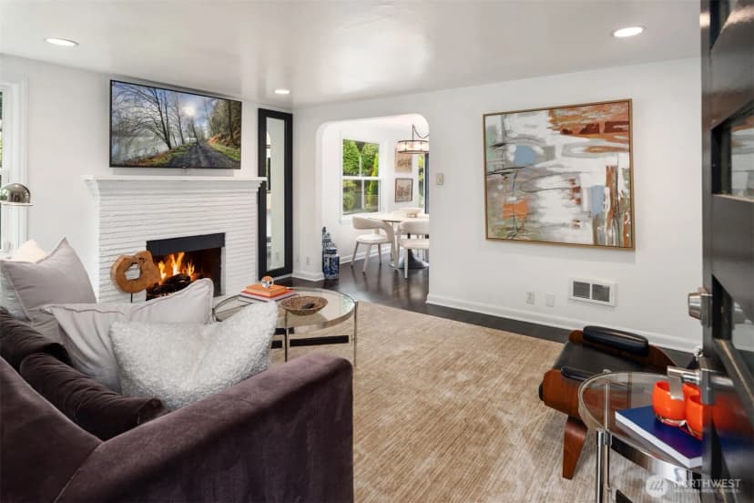 Property photo for 10303 15th Avenue Ne, Seattle photo 12