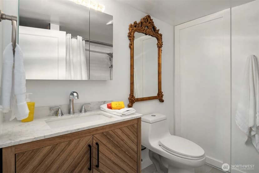Property photo for 10303 15th Avenue Ne, Seattle photo 22